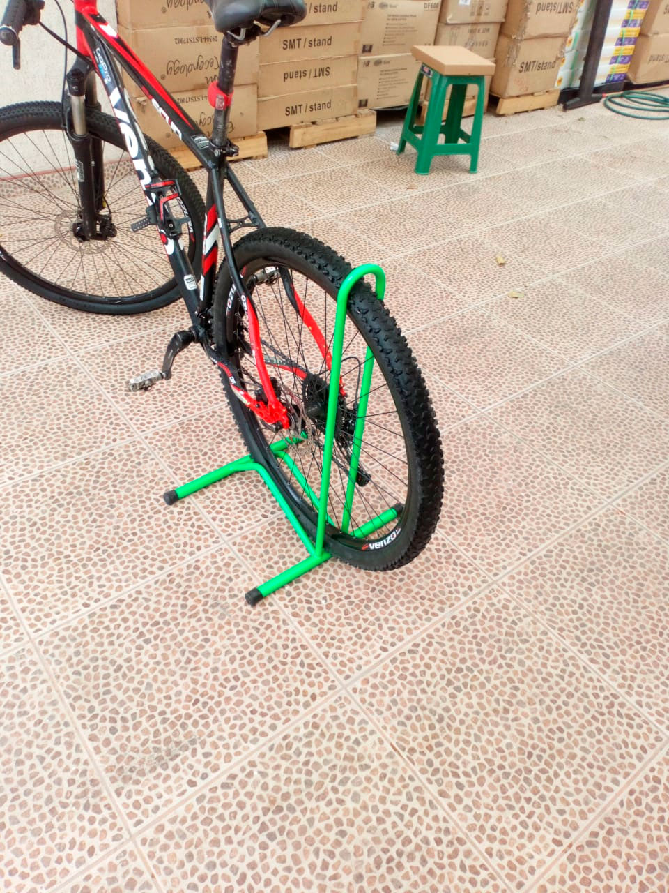 Soporte de piso para bicicletas rin 26 27.5 y 29